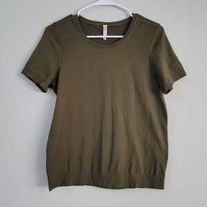 Athleta Green Breathable Tee Women's Size M Activewear Gym Workout Running